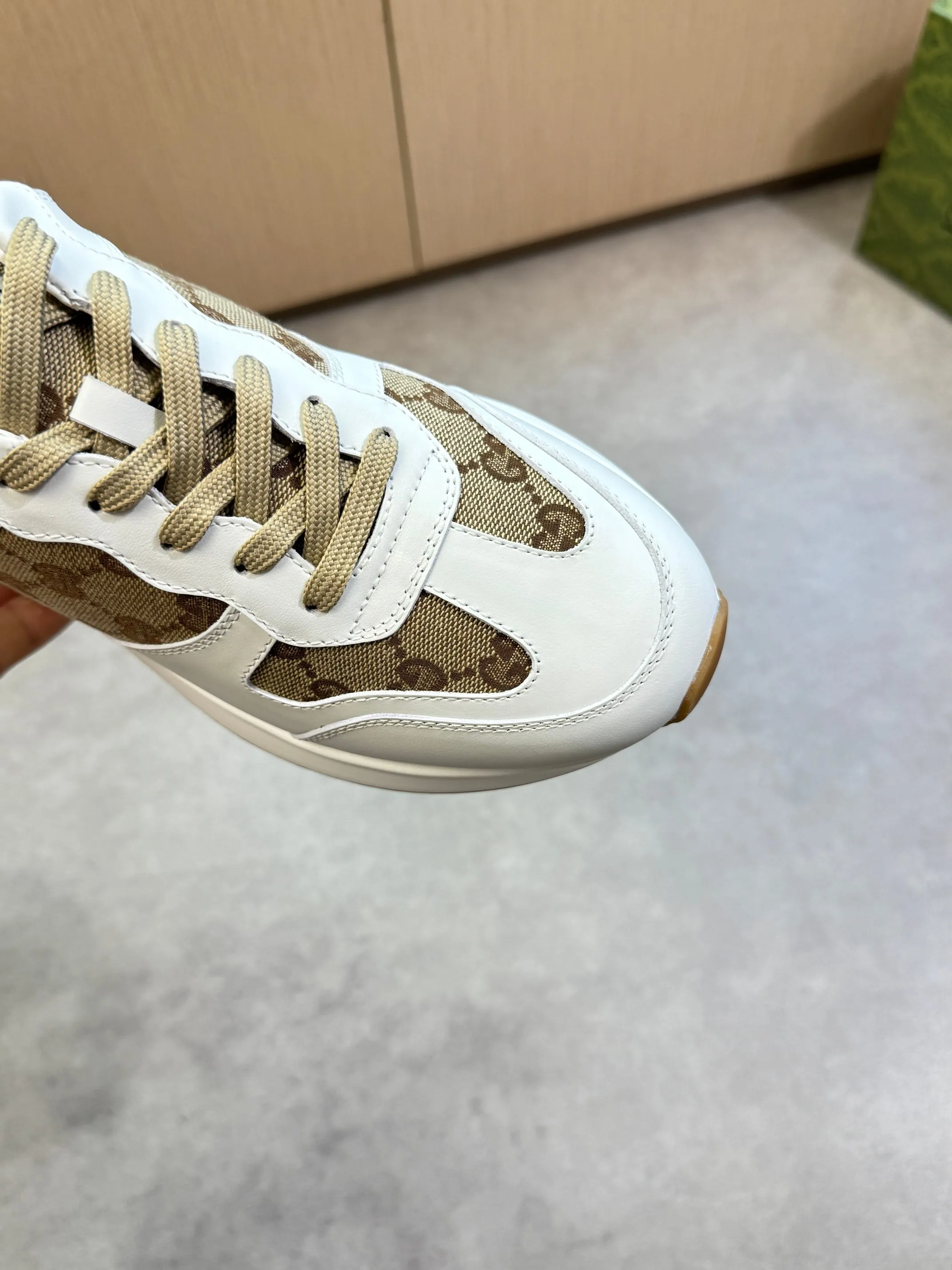 Men's shoes 💰800 [Gucci] Gucci - High-end quality original single casual sports shoes - Upper: 🔝 Nappa calfskin, brand totem cloth, tongue cloth label, heel silk screen brand LOGO - Lining: water-dyed cowhide - Outsole: ultra-light T men's shoes 💰U·Rubber; two-color molded outsole -Super high quality control·Fine workmanship: highlighted (high-end·luxury·grade) -Size :38-44 (45, can be customized)·GC0372